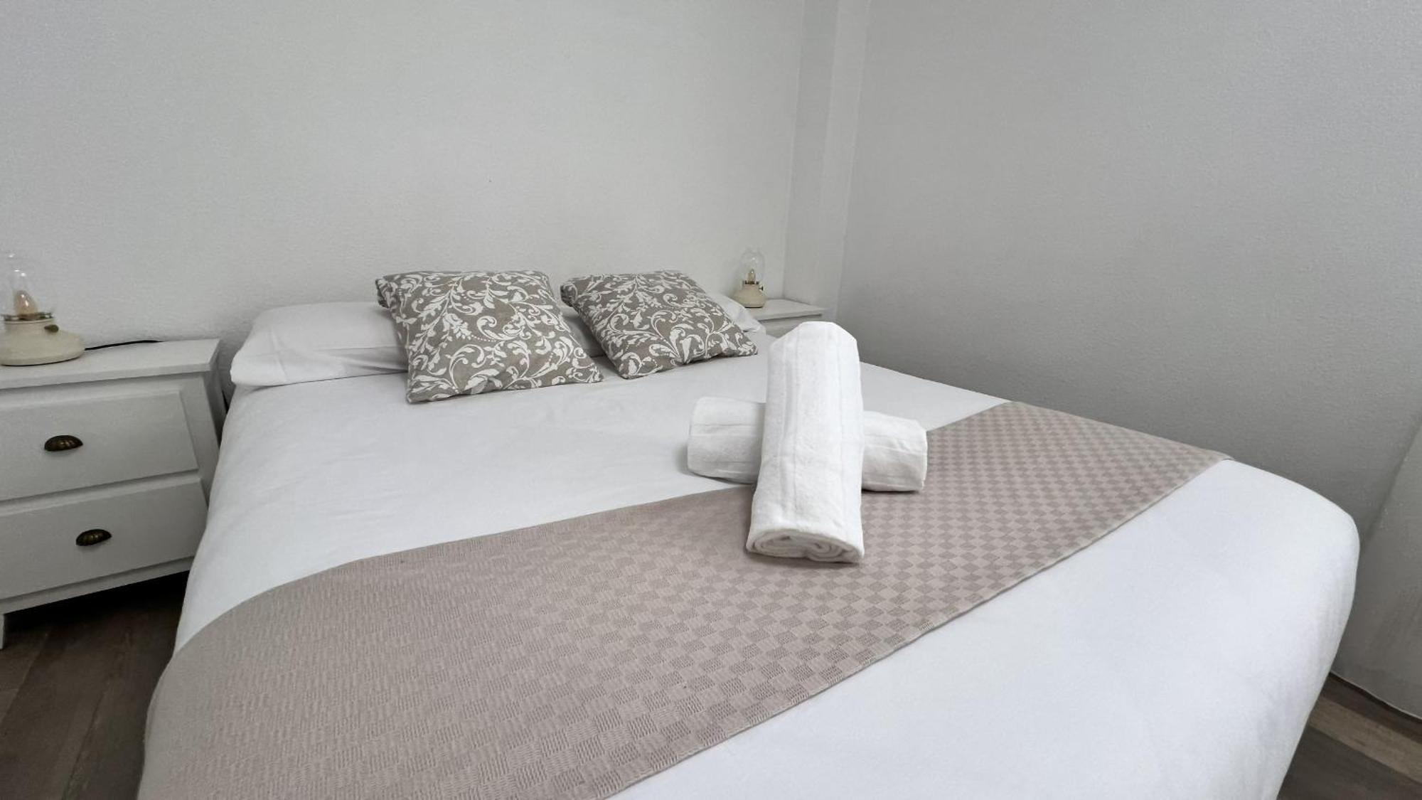 Apartamenticos Plaza Del Pilar III Zaragoza Exterior photo